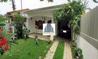 Imagem: CASA COM 4 DORMIT. À 50 METROS DA PRAIA