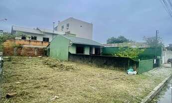 Imagem 3: Terreno / Casa com estrutura para outra construção