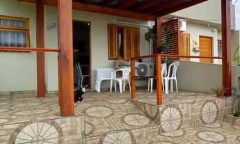 Imagem 3: Excelente casa com ótimo pátio frente e fundos e com estrutura para segundo piso