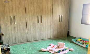 Imagem 3: Casa com 2 dormitórios....Sala....Cozinha....Banheiro e Lavanderia