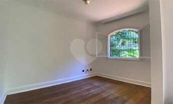 Imagem 3: Excelente residência em rua arborizada e muito cobiçada na região do Morumbi