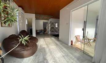 Imagem 6: Casa averbada de 3 andares na praia de Cabeçudas com 3 Dormitórios, sendo 1 Suíte com clos