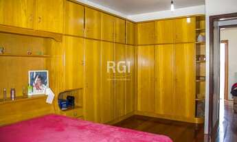 Imagem 2: PORTO ALEGRE - Casa Padrão - Cavalhada