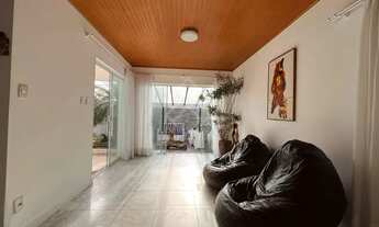 Imagem 3: Casa averbada de 3 andares na praia de Cabeçudas com 3 Dormitórios, sendo 1 Suíte com clos