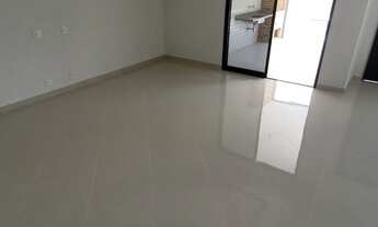 Imagem 2: Casa de condomínio para venda possui 240 metros quadrados com 4 quartos