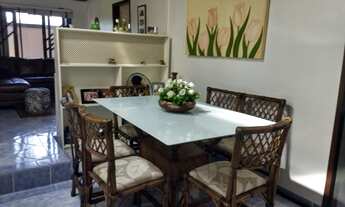 Imagem 5: Sobrado para venda possui 180 metros quadrados com 5 quartos em Centro - Penha - SC