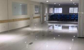 Imagem 6: Casa para aluguel e venda possui 946 metros quadrados com 10 quartos