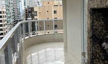 Imagem 2: Apartamento na Quadra Mar no Coração da Meia Praia para Temporada