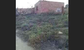 Imagem: LOTE DE EXQUINA EM AVENIDA