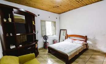 Imagem 2: Casa à venda com 180m², 1 quarto e 1 vaga