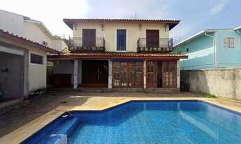 Imagem: Casa à venda com 4 dormitório(s), na Cidade