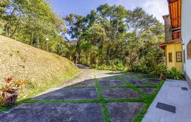 Imagem 2: Casa com 4 quartos em condomínio em Quebra Frascos, Teresópolis