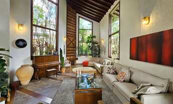 Imagem 2: Casa a venda 4 dormitórios, sendo 4 suítes em Alphaville - Santana de Parnaíba - SP