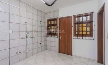 Imagem 7: Casa sobrado com 3 dormitórios, sendo 1 suíte, no bairro Cavalhada, com duas vagas de gara