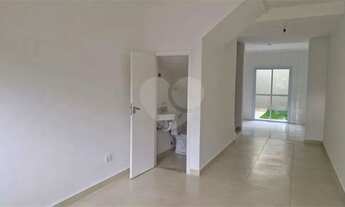 Imagem 2: Casa à venda com 2 quartos, sendo 2 suítes, em Butantã, São Paulo - SP