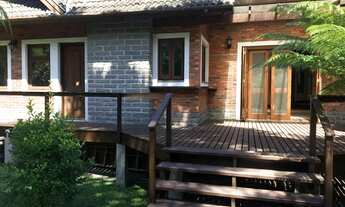 Imagem: Casa de condomínio em rua Alameda Saint