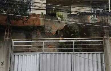 Imagem: Vende-se casa. No parque da biquinha Austin