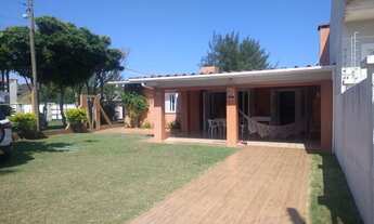 Imagem 2: Praia Noiva do Mar. Casa com 3 dormitórios, 2 suítes, 2 banheiros, sala