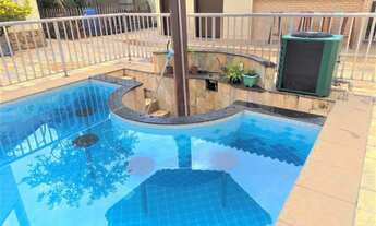 Imagem 3: Casarão com salão, 4 quartos(2suítes), piscina, sauna e vaga pra 3 carros - Nova Iguaçu