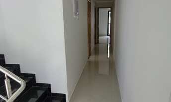 Imagem 4: Casa de condomínio para venda possui 240 metros quadrados com 4 quartos