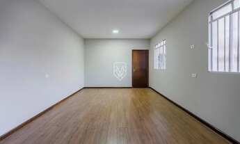 Imagem 6: Casa comercial no Ahú com 7 salas e 5 vagas