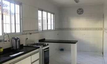 Imagem 6: Sobrado para venda possui 190 metros quadrados com 2 quartos em Vila Lavínia - Mogi das Cr