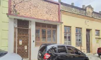 Imagem: CASA NA CIDADE VELHA COM 04 QUARTOS SENDO