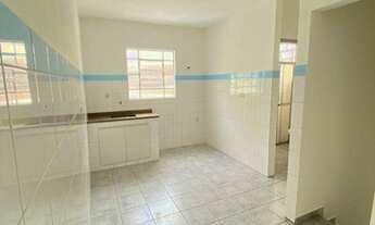 Imagem 5: Casa independente com vaga coberta e sala ampla para locação