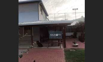 Imagem: Casa estilo sítio com amplo espaço para