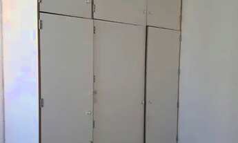 Imagem 7: 2 dormitórios , 1 banheiro. No prédio não há estacionamento, mas tem ao lado. Ótima local