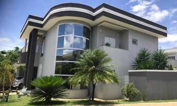 Imagem: Casa de Condomínio com 4 Quartos e 5 banheiros