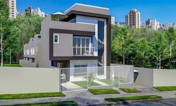 Imagem 2: Sobrado com 03 Quartos, Sendo 01 Suíte com Terraço Amplo no Bairro Portão