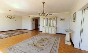 Imagem 5: Aluguel de Apartamento 4 Dormitórios com Vaga 207m - Centro Histórico - Porto Alegre/RS