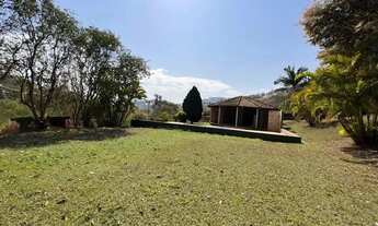 Imagem 3: Sítio mobiliado com vista para a Pedra do Baú