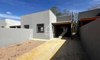 Imagem: Casa com passagem lateral à Venda no Tamara