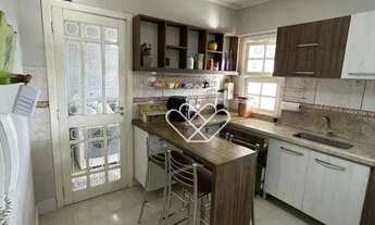 Imagem 5: Casa Imponente de Três Andares com Amplo Terreno em Gravataí