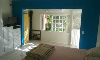 Imagem 7: Sobrado a venda possui 237m2 privativos garagem fechada pátio - Porto Alegre - RS