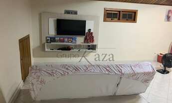 Imagem 7: Sobrado para venda possui 352 metros quadrados com 5 quartos