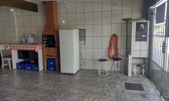 Imagem 2: CASA NO MARACANA 2 DORMITÓRIOS + LOCALIZAÇÃO PRIVILEGIADA HÁ 500 DA PRAIA!!