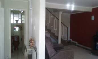 Imagem 4: Sobrado a venda possui 237m2 privativos garagem fechada pátio - Porto Alegre - RS