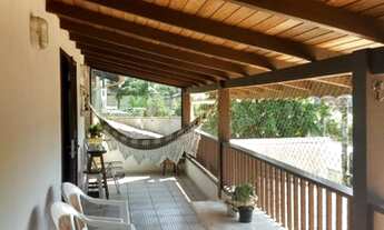 Imagem 6: Sobrado para venda possui 180 metros quadrados com 5 quartos em Centro - Penha - SC