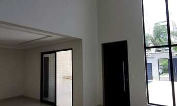 Imagem 5: Casa de condomínio para venda possui 240 metros quadrados com 4 quartos