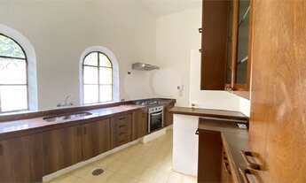 Imagem: Excelente residência em rua arborizada