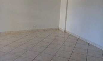 Imagem 4: SÃO DOMINGOS- RUA ANDRADE NEVES- Frente,VAZIO, piso cerâmica,indevassado;2 varandas,sala