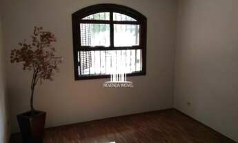 Imagem 3: CASA DE 250M² COM TRÊS DORMITÓRIOS, TRÊS BANHEIROS E DUAS VAGAS Á VENDA NO JARDIM MARISA