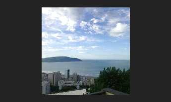 Imagem 6: Casa no morro com linda vista do mar