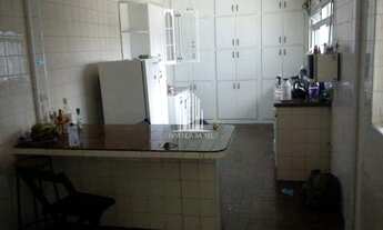 Imagem 7: Casa com dois andares, 3 quartos, 2 vagas, 2 banheiros, sala, lavanderia e enorme cozinha