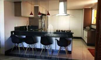 Imagem 5: Casa bem localizada.Imóvel arejado e recém reformada (cozinha, sala e área de lazer)