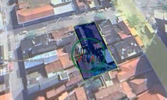 Imagem: Terreno de 724 m², com 3 casas, vários