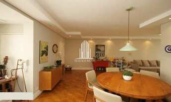 Imagem 2: Apartamento em predio vintage super espaçoso e iluminado, com seu pé direito alto, faz com